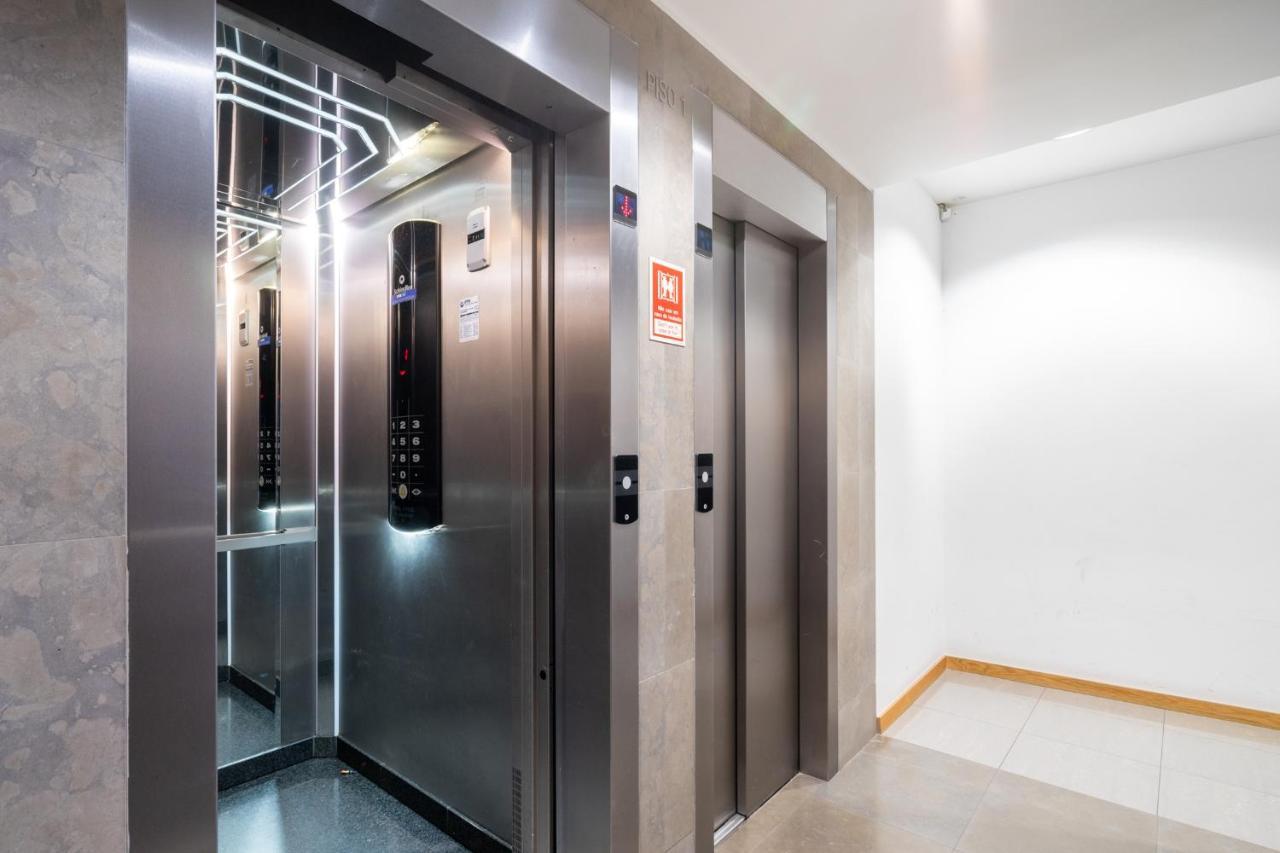 Whome Ajuda 31 Premium W/ Elevator & Parking リスボン エクステリア 写真